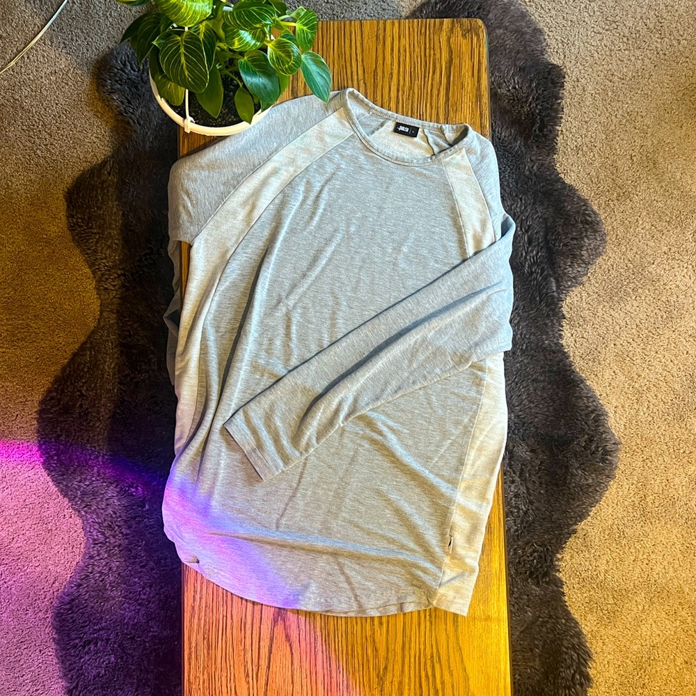 Publish Long Sleeve Sweater Scallop L